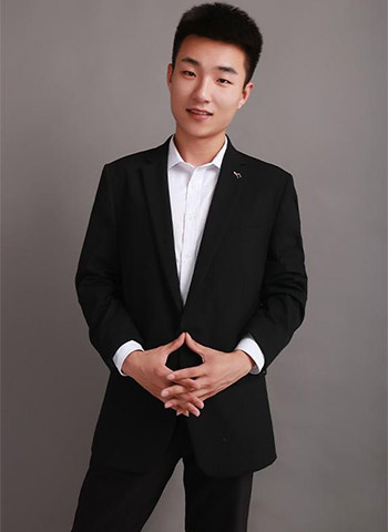 设计师曾宪正